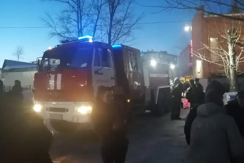 Более 130 человек эвакуировали из многоэтажки в Петропавловске