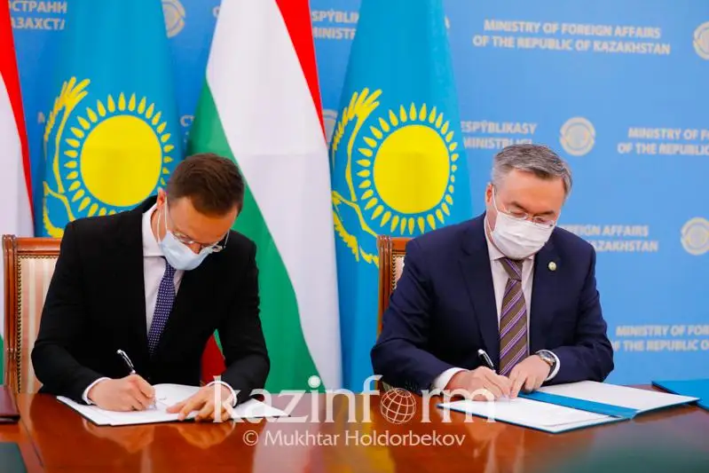 Ряд документов подписали министры иностранных дел Казахстана и Венгрии