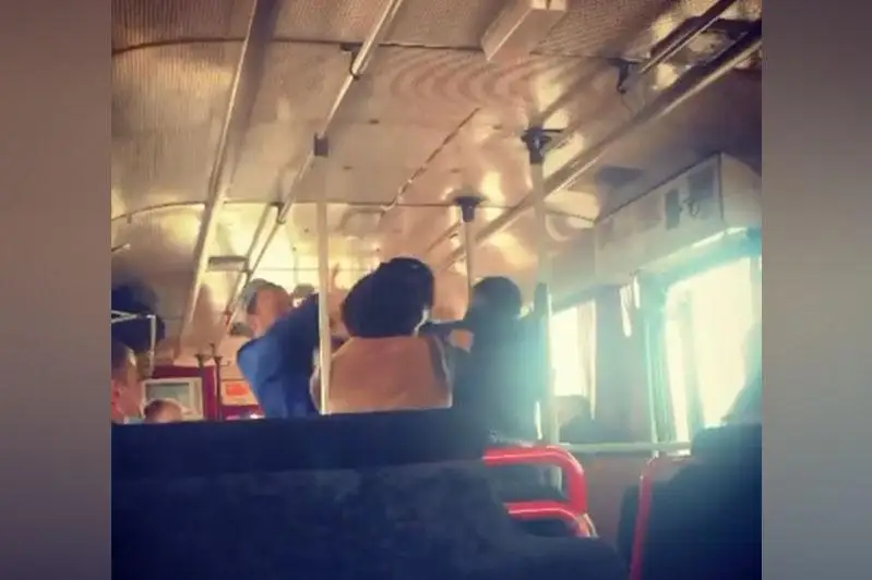 Пассажир и водитель автобуса подрались в Петропавловске