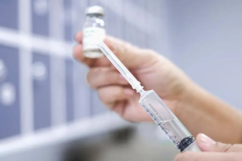 Более одного миллиона жителей Пекина получили первую дозу вакцины от COVID-19