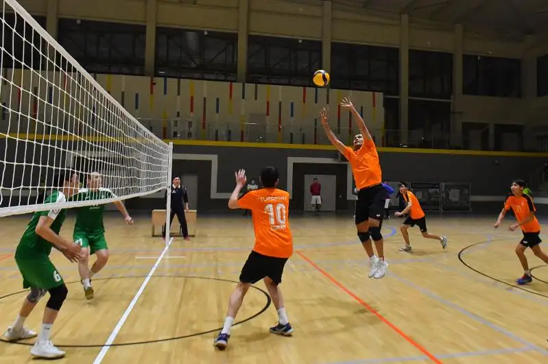 В Туркестане стартовало зимнее первенство по волейболу среди госслужащих