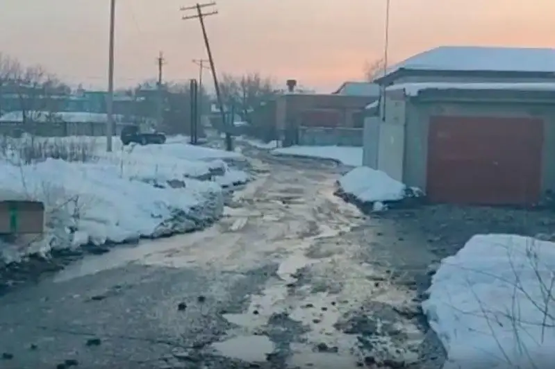 Авария на водоводе: одну из улиц затопило в Усть-Каменогорске