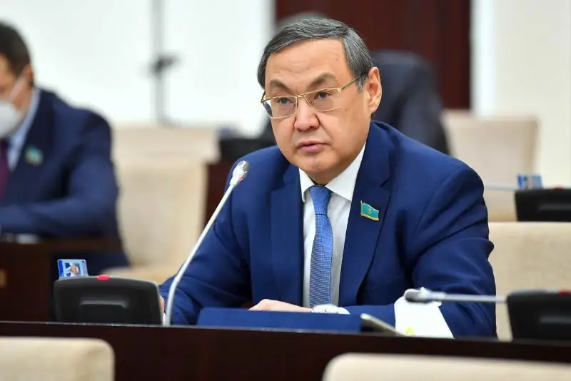 Как повысить зарплату преподавателям вузов, рассказал сенатор