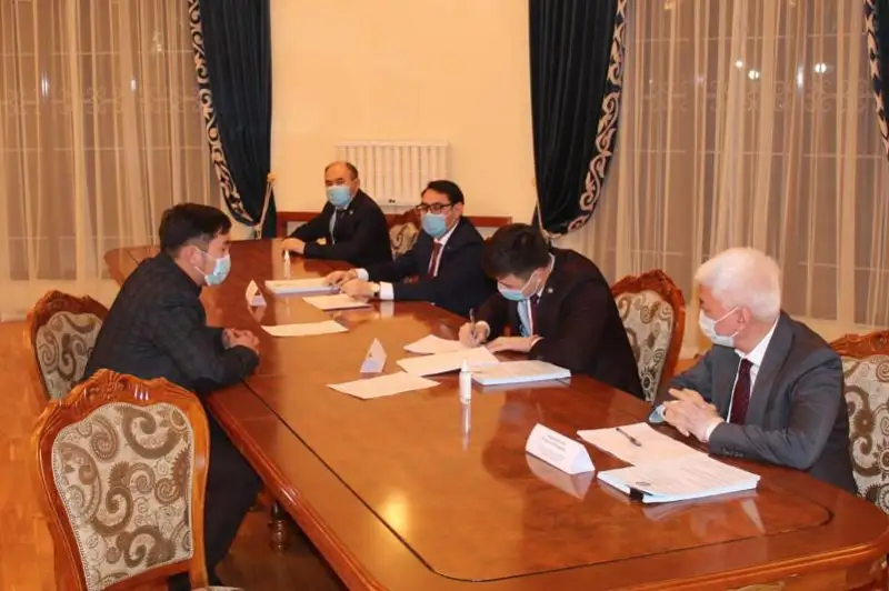 Открылись избирательные участки в Бишкеке, Ташкенте, Ашхабаде и Душанбе