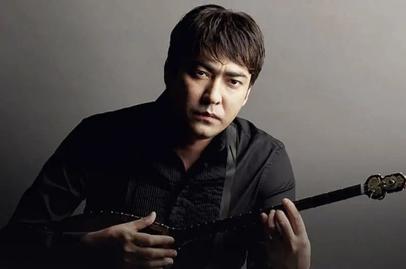 О состоянии заболевшего коронавирусом певца Мейрамбека Бесбаева рассказали врачи