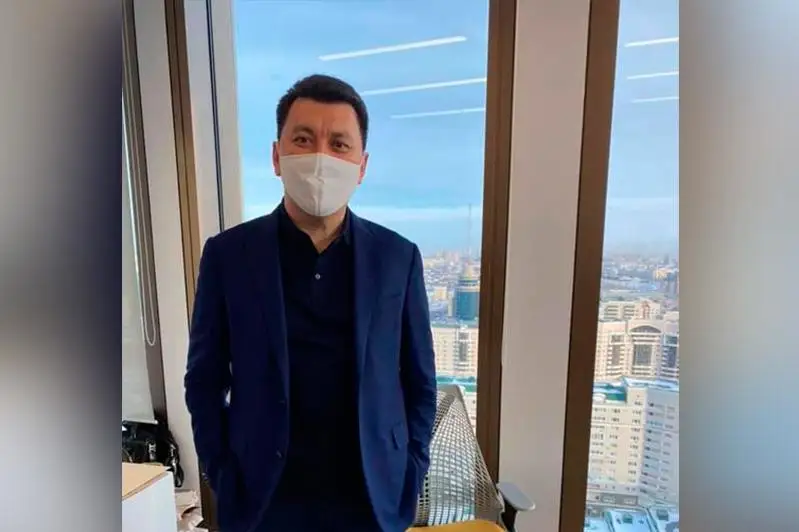 Ерлану Карину поставили вторую прививку QazCovid-In