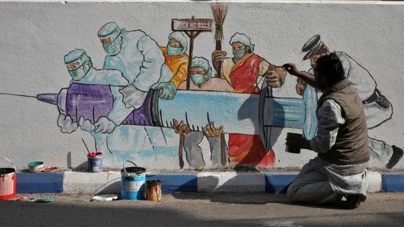 Коронавирус в мире: новые ограничения в Европе и Азии, рекорды вакцинации в Израиле