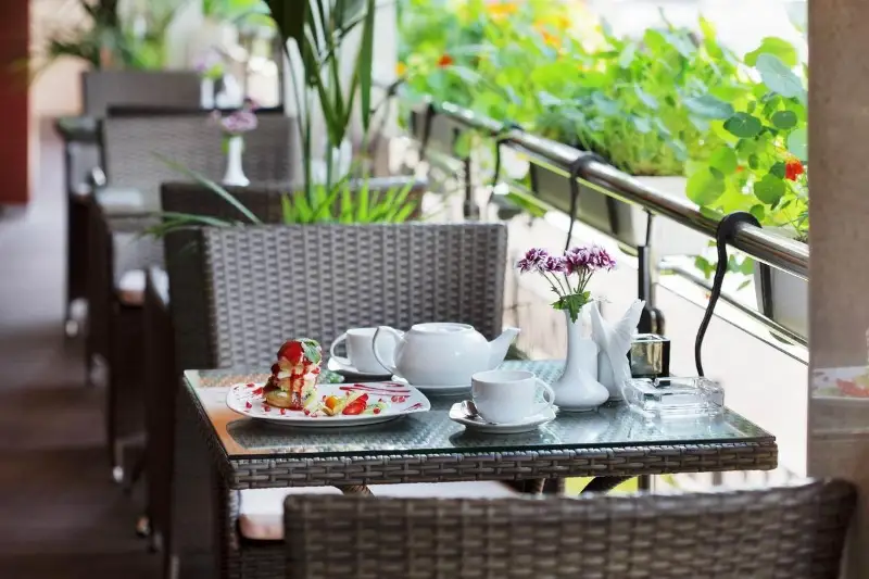 «Ashyq» возобновят, летним площадкам кафе разрешат работать в Алматы