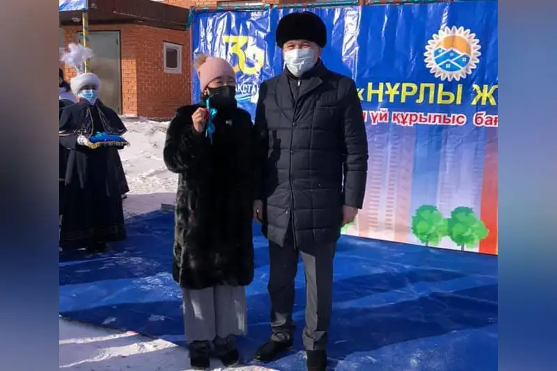 45 семей получили ключи от квартир в пристоличном районе Акмолинской области