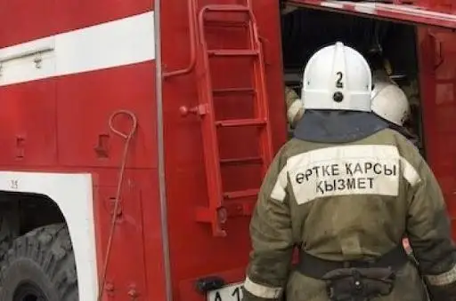 Бабушку с внуками спасли из пожара в Атырау