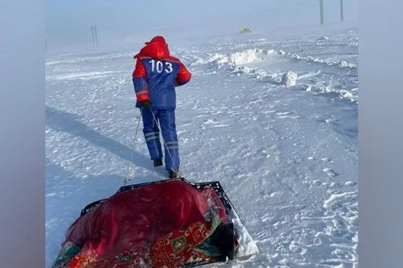 Тащить больного до кареты «скорой»: в Костанайской области бураны усложнили работу медикам