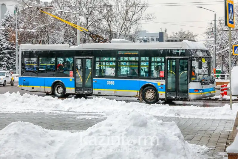 Ряд автобусов и троллейбусов изменят маршруты в Алматы