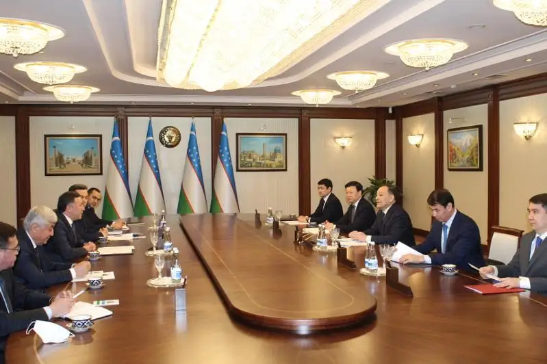 Казахстанская делегация во главе с Ералы Тугжановым прибыла с рабочим визитом в Ташкент