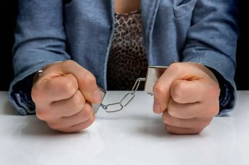 Администратор гостиницы организовала притон в Есике