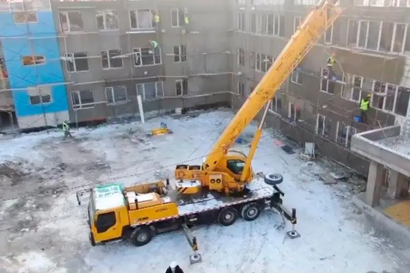 Бакытжан Сагинтаев проверил ход строительства новых школ в Алматы