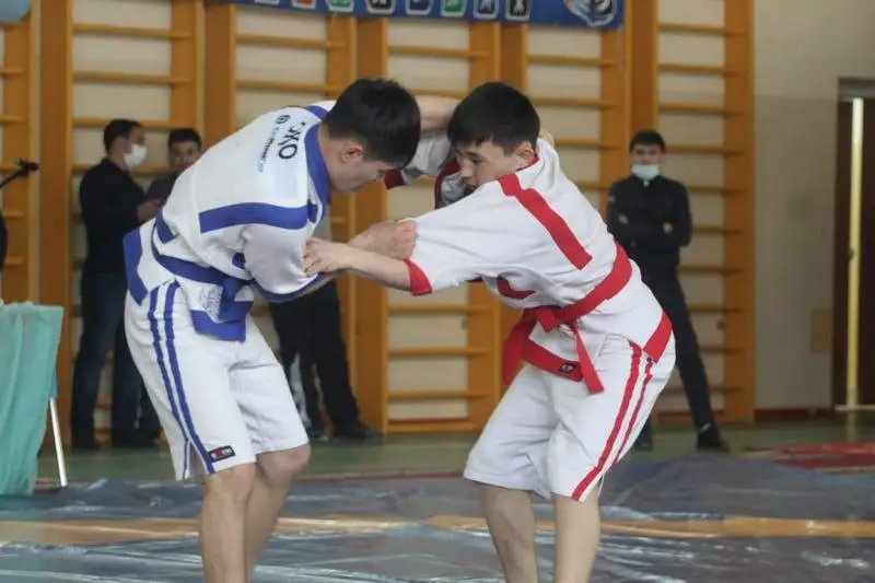 Турнир по қазақ күресі прошел в Туркестанской области