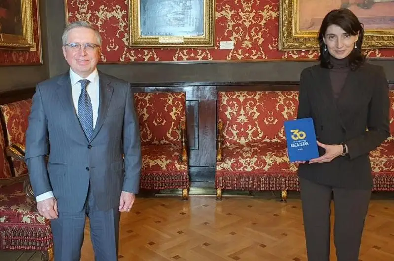 Посол Казахстана встретился с председателем Сената Испании
