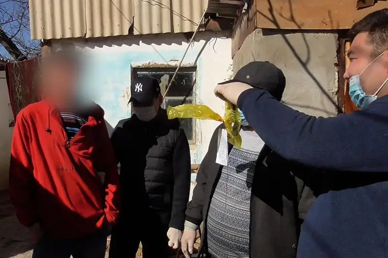 Наркотики и оружие хранил у себя дома житель Туркестанской области