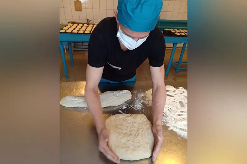 В Павлодаре заключённый испёк «пирог для всех мам»