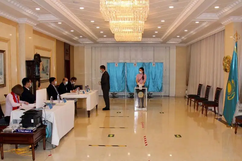 Выборы в Мажилис Парламента РК : избирательные участки открылись в нескольких странах Азии