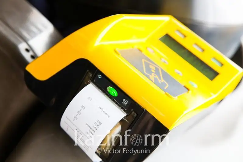 На 16 млн тенге оштрафовали астанчан за неоплату проезда в автобусах