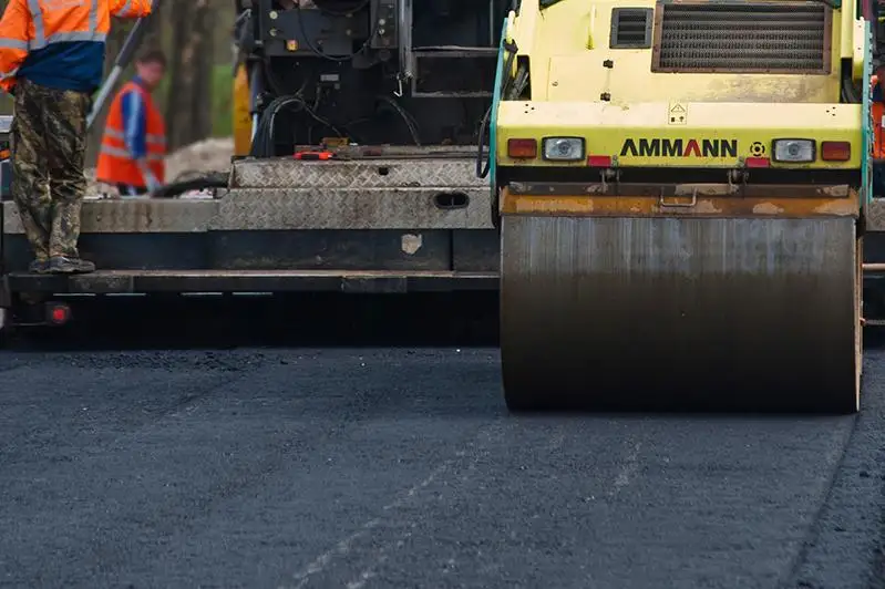 Построить дорогу между мавзолеями Бухар жырау и Машхур Жусупа предлагает депутат