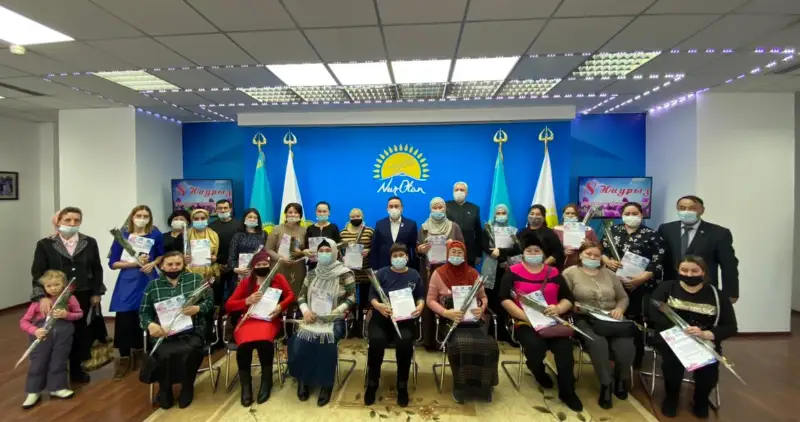 Газовые плиты получили в качестве подарков 30 многодетных семей в Кокшетау