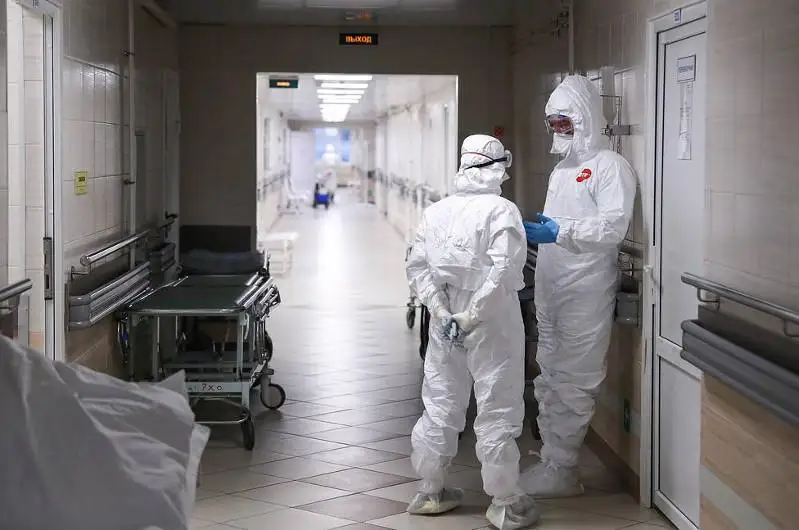 Число смертельных исходов от коронавируса в России превысило 90 тысяч