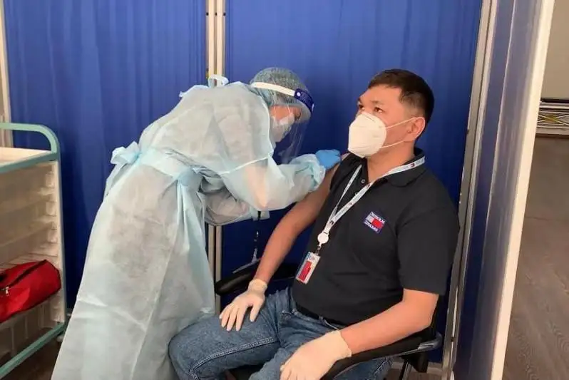 Четыре тысячи работников месторождения Тенгиз привились вакциной «Спутник V»