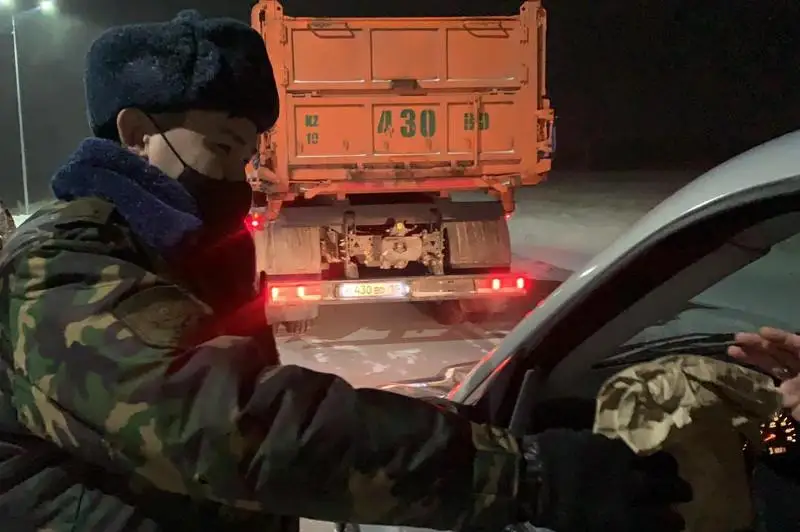 Спасатели организовали питание для попавших в непогоду акмолинцев