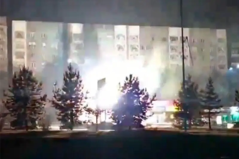 Причину замыкания троллейбусных проводов объяснили в «Алматыэлектротрансе»