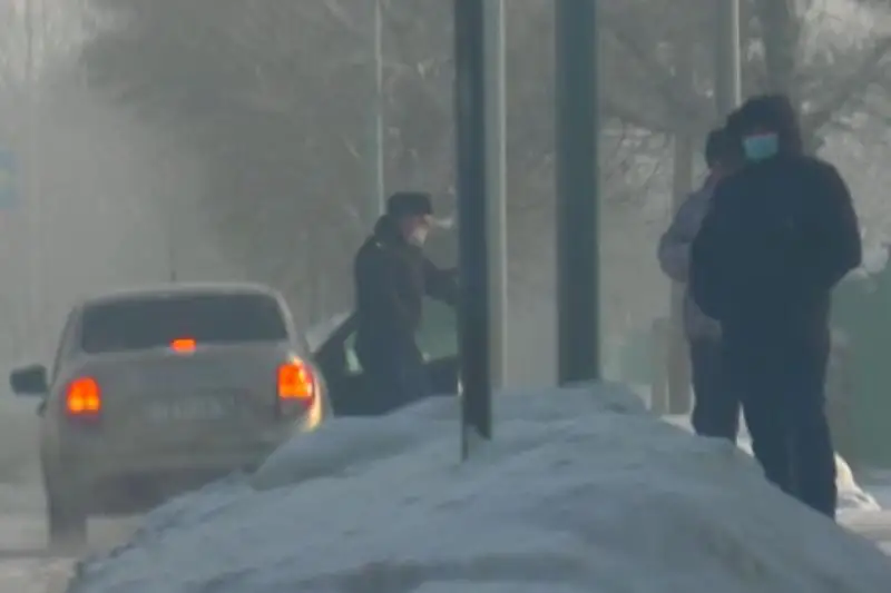 Вас подвезти до дома? - как в 40-градусные морозы помогают жителям ВКО