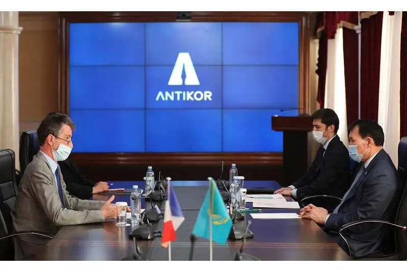 Глава антикоррупционной службы встретился с новым послом Франции в Казахстане