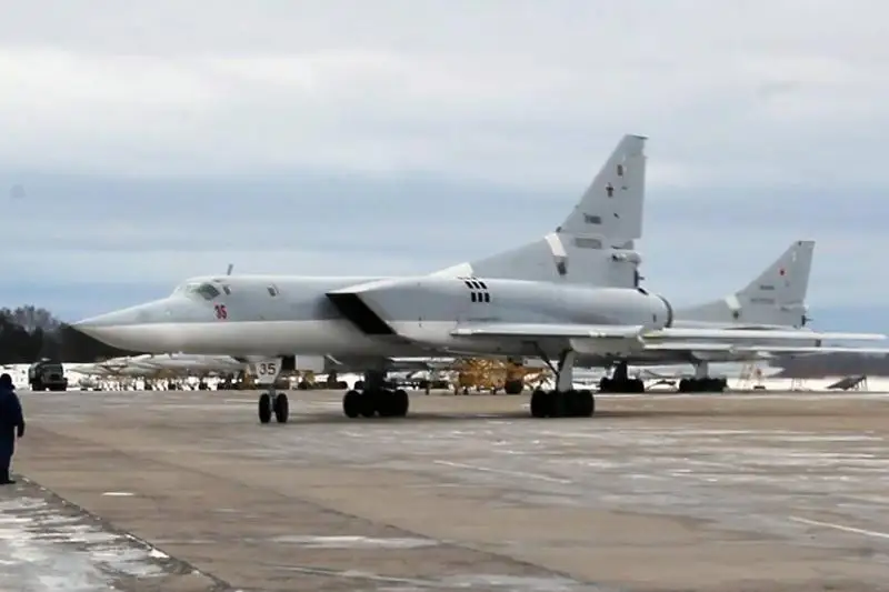 Трое военных погибли в результате инцидента с самолетом на аэродроме в России