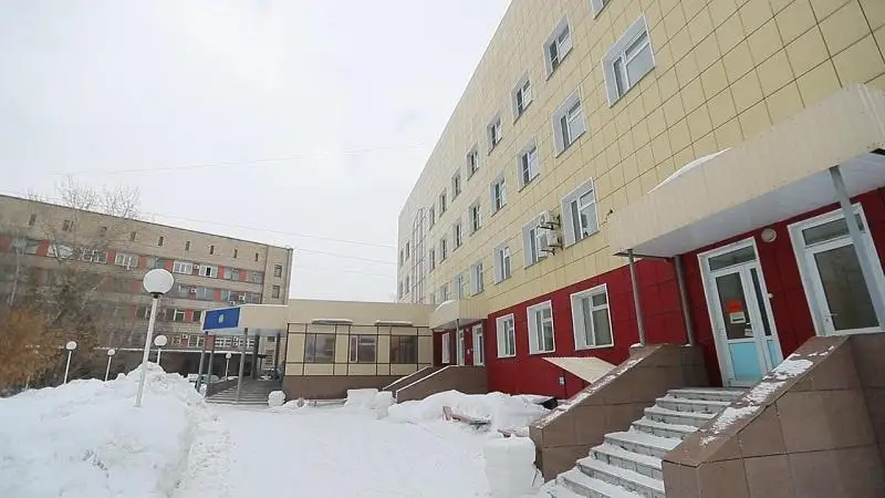 Масштабный ремонт ведется в Центре онкологии и хирургии ВКО