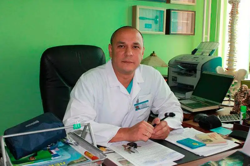 Многонациональный коллектив врачей Алматы поздравил казахстанцев с Днем благодарности