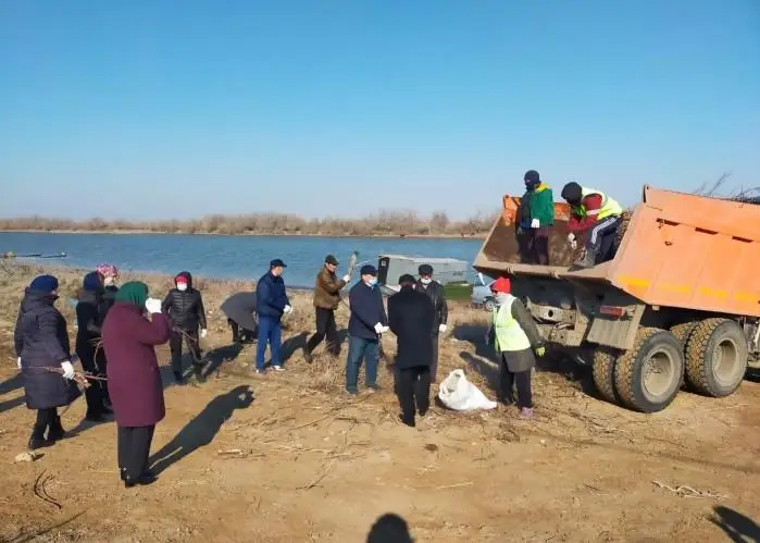 Акция «Чистые водоемы»: за день  на берегу Урала собрали семь тонн мусора