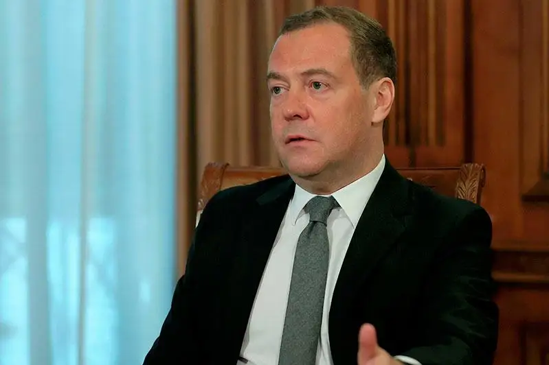 Дмитрий Медведев привился от коронавируса