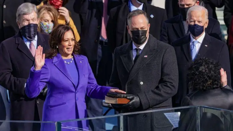 Камала Харрис стала первой женщиной на посту вице-президента США