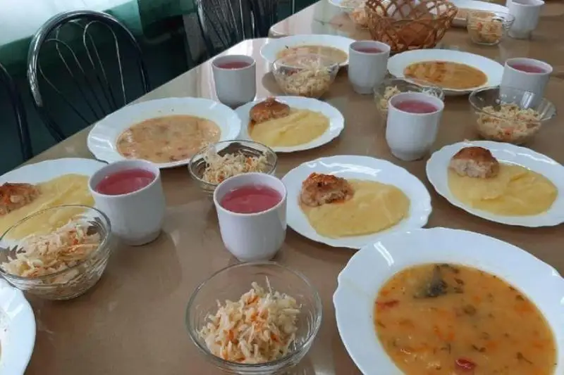 Количество пострадавших от массового отравления в школе ВКО возросло до 127 человек