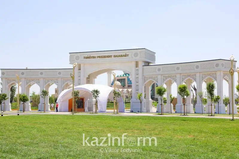 Елбасы ознакомился с озеленением Парка Первого Президента в Туркестане