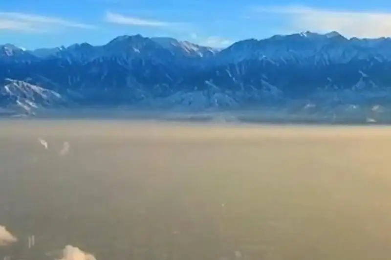Алматинский смог сняли на видео с высоты птичьего полета