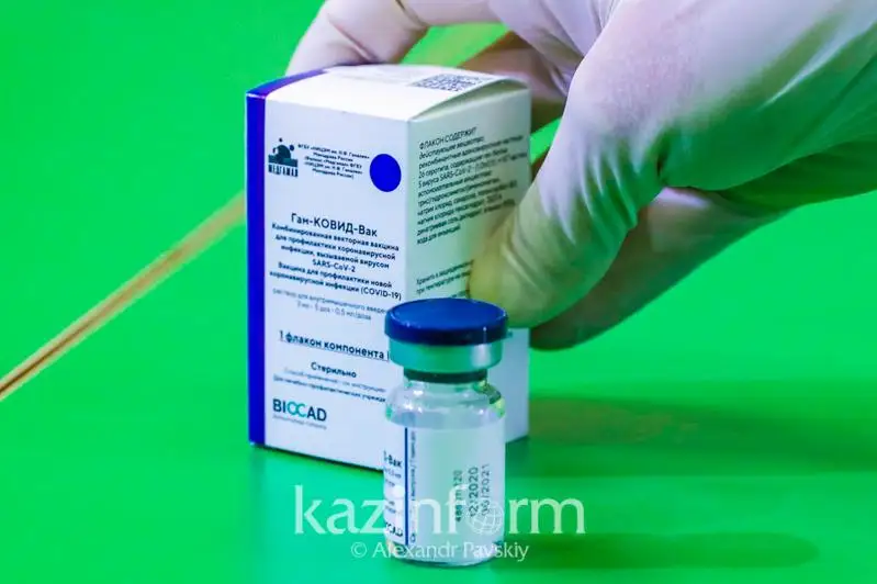 Свыше 13 тысяч медработников в Казахстане получили  вакцину «Спутник V»