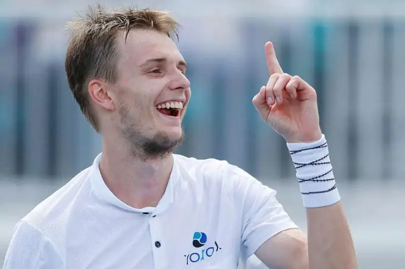 Казахстанский теннисист Александр Бублик победил в четвертьфинале соревнований Antalya Open