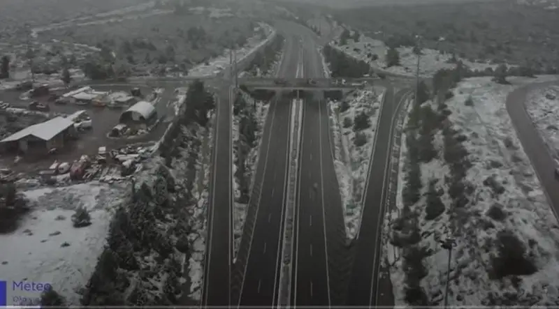 Грецию засыпало снегом