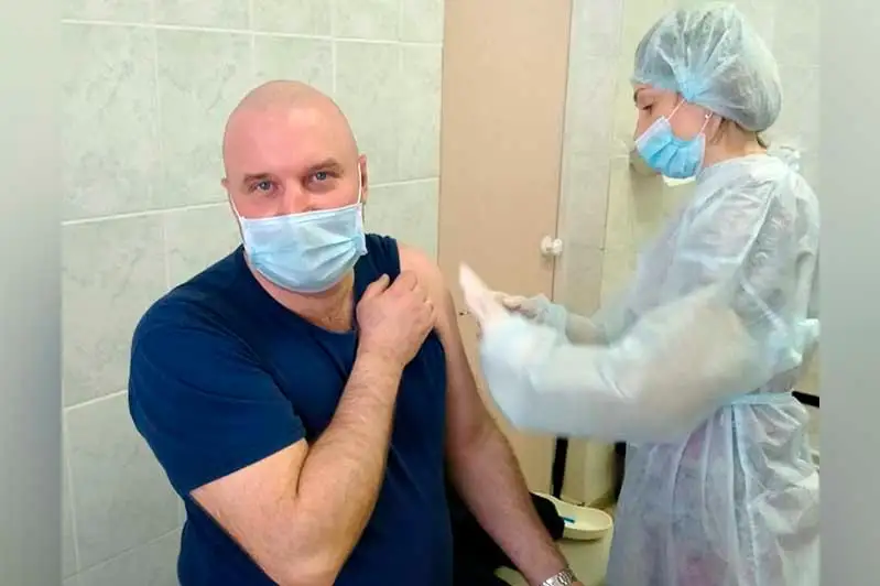 Сотрудники ДЧС Карагандинской области вакцинируются против коронавируса