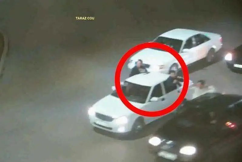 Свадебный кортеж устроил беспредел на дорогах Тараза