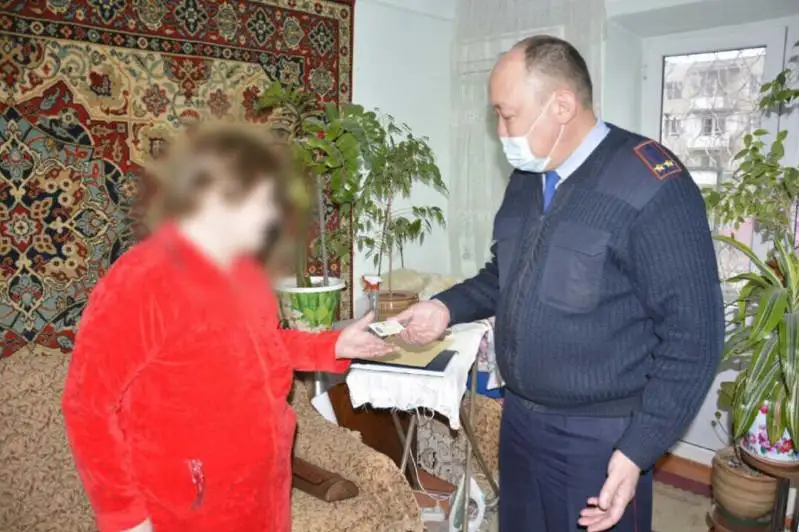 Благодарность жамбылским полицейским выразили родители иностранца с ограниченными возможностями
