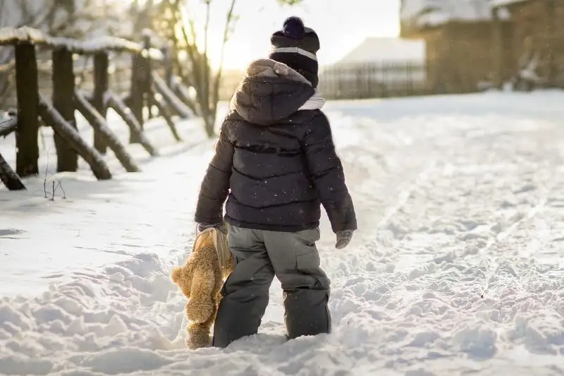 Пятилетняя девочка одна гуляла по улицам Петропавловска