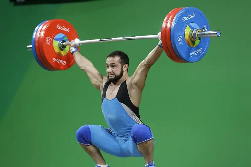 Олимпийский чемпион по тяжелой атлетике из Казахстана отстранен за допинг